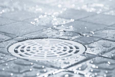 5 Telltale Signs You Need Professional Drain Cleaning – Infographic